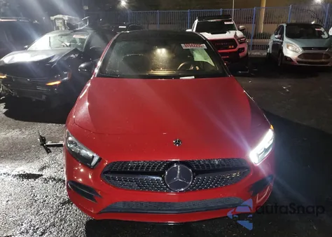 2020 Mercedes Benz A 220 из США, поврежденный, VIN 046394